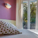Esteba Hotell