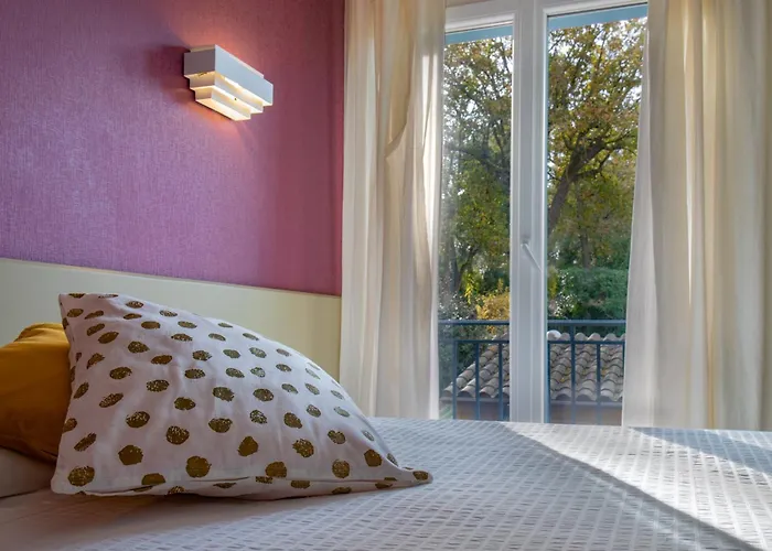 Esteba Hotel