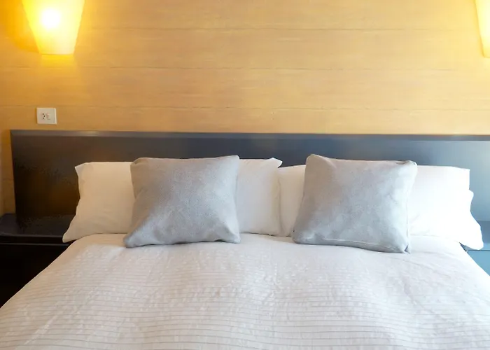 Esteba Hotel